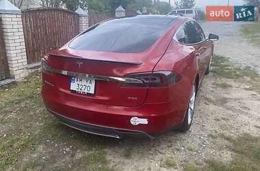 Лифтбек Tesla Model S 2014 в 