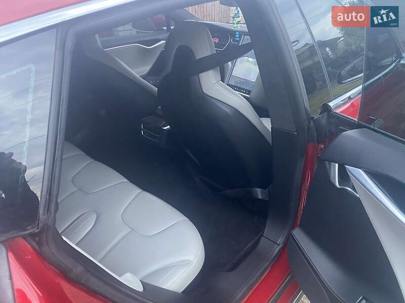 Лифтбек Tesla Model S 2014 в Житомире