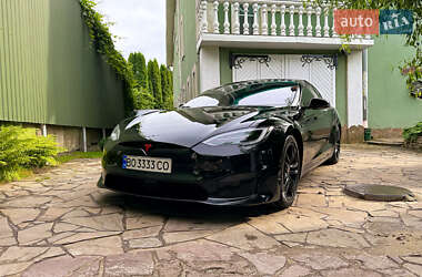 Лифтбек Tesla Model S 2015 в 