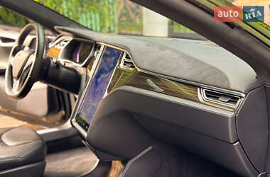 Лифтбек Tesla Model S 2015 в 