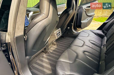 Лифтбек Tesla Model S 2015 в 
