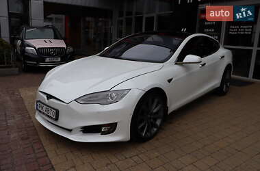 Лифтбек Tesla Model S 2016 в 