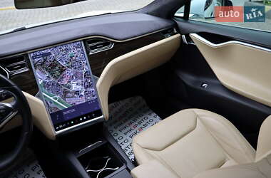 Лифтбек Tesla Model S 2016 в 