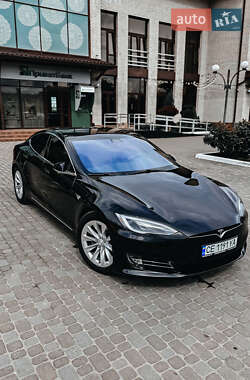 Лифтбек Tesla Model S 2018 в Черновцах