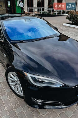 Лифтбек Tesla Model S 2018 в 