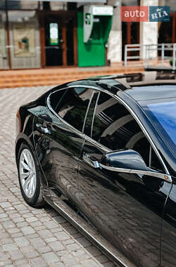 Лифтбек Tesla Model S 2018 в 