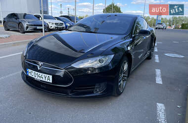 Лифтбек Tesla Model S 2015 в 