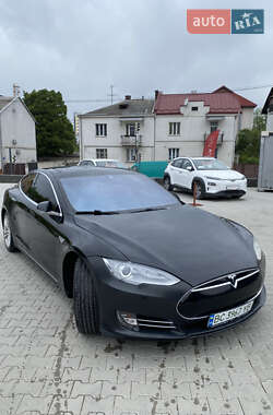 Лифтбек Tesla Model S 2015 в 
