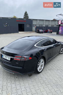 Лифтбек Tesla Model S 2015 в 