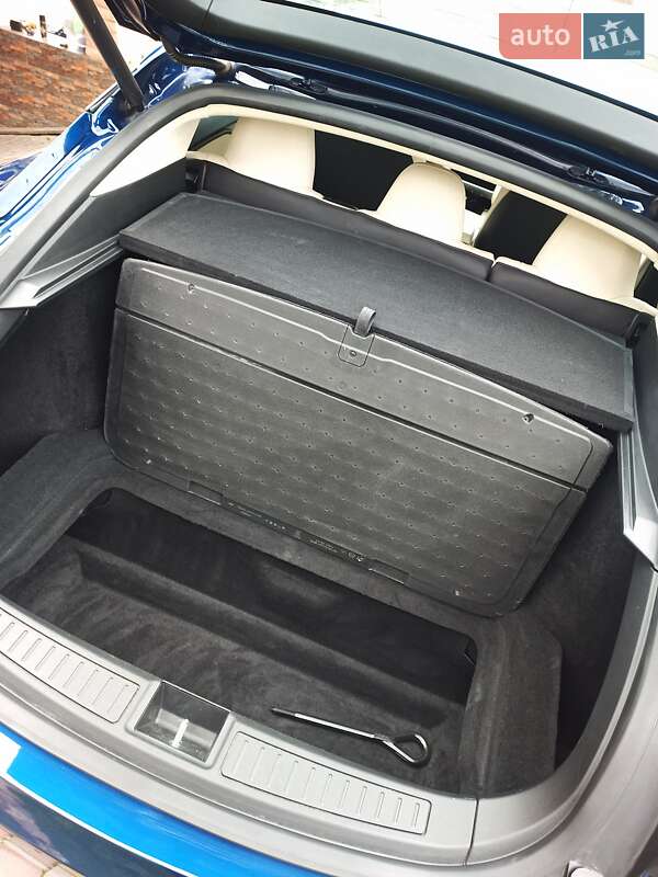 Лифтбек Tesla Model S 2018 в Киеве