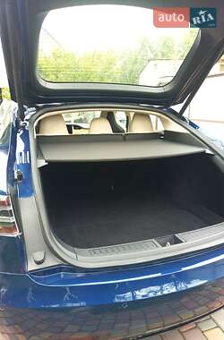 Ліфтбек Tesla Model S 2018 в 