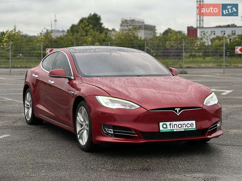 Ліфтбек Tesla Model S 2019 в Києві