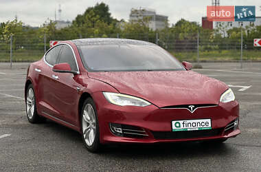 Лифтбек Tesla Model S 2019 в 