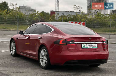 Лифтбек Tesla Model S 2019 в 