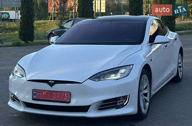Ліфтбек Tesla Model S 2019 в Дубні