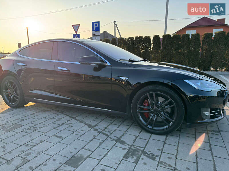 Ліфтбек Tesla Model S 2013 в Луцьку