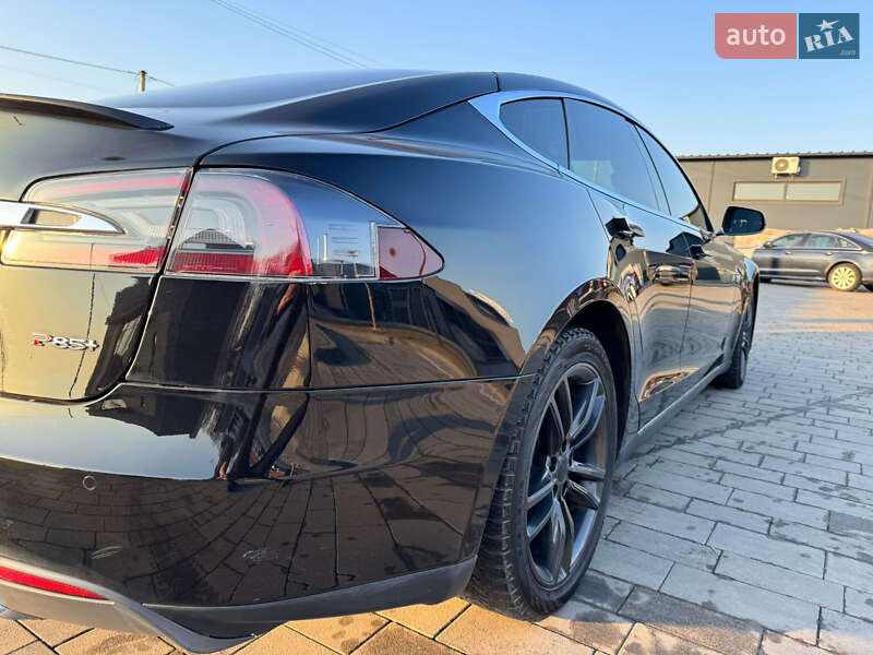 Ліфтбек Tesla Model S 2013 в Луцьку