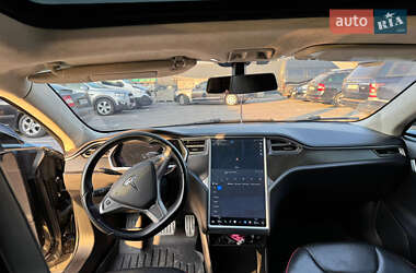 Лифтбек Tesla Model S 2013 в 