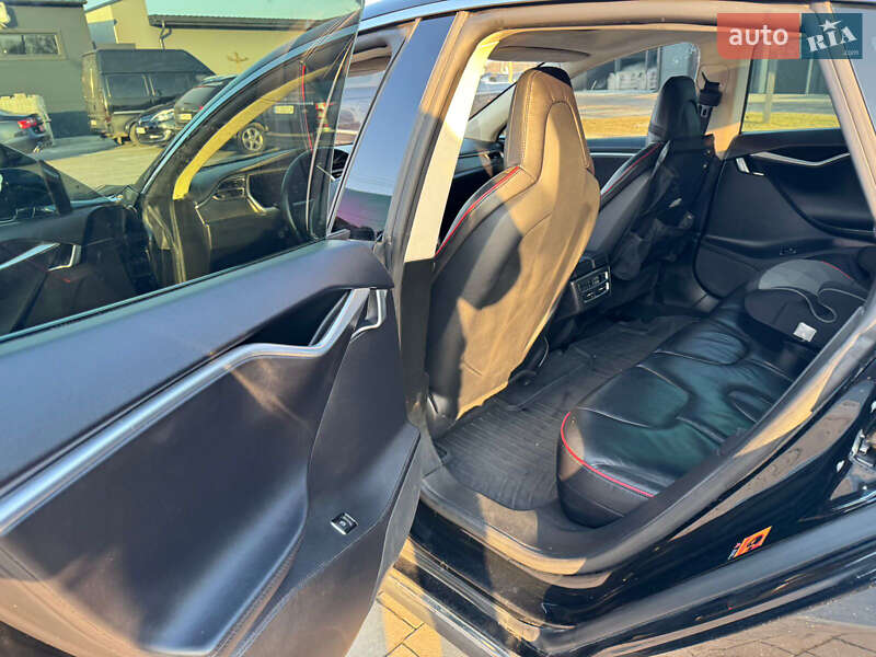 Ліфтбек Tesla Model S 2013 в Луцьку