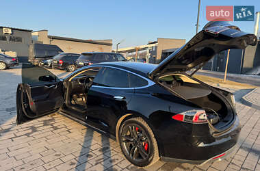 Лифтбек Tesla Model S 2013 в 