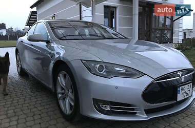 Лифтбек Tesla Model S 2014 в Львове