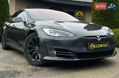 Tesla Model S 2019
