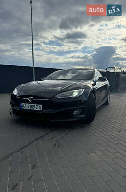 Ліфтбек Tesla Model S 2015 в Києві