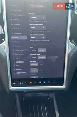Лифтбек Tesla Model S 2015 в 