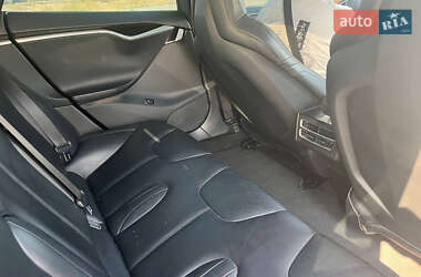 Лифтбек Tesla Model S 2015 в 