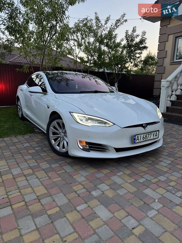 Ліфтбек Tesla Model S 2017 в Києві
