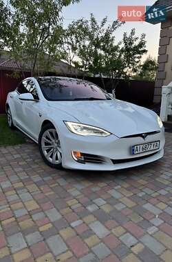 Лифтбек Tesla Model S 2017 в 