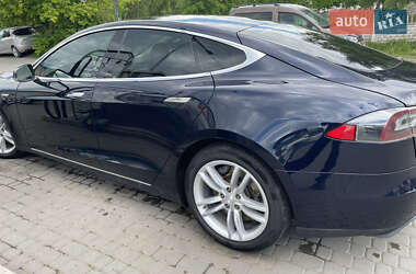 Лифтбек Tesla Model S 2014 в 