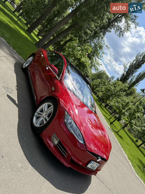 Лифтбек Tesla Model S 2015 в Киеве