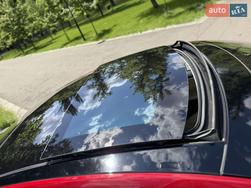 Лифтбек Tesla Model S 2015 в Киеве