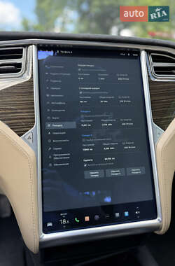 Лифтбек Tesla Model S 2015 в 