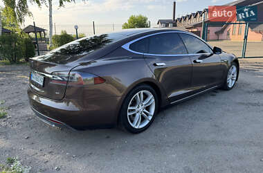 Лифтбек Tesla Model S 2014 в 