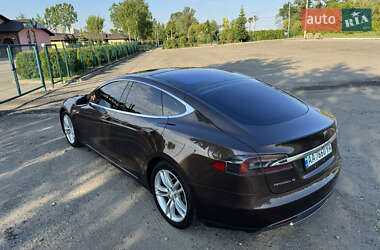 Tesla Model S 2014