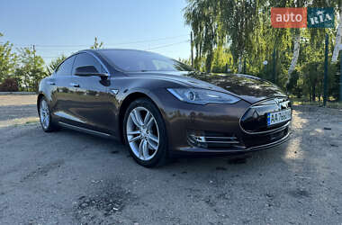 Лифтбек Tesla Model S 2014 в 
