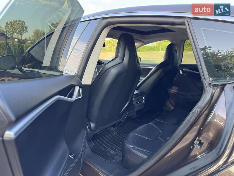 Лифтбек Tesla Model S 2014 в Киеве