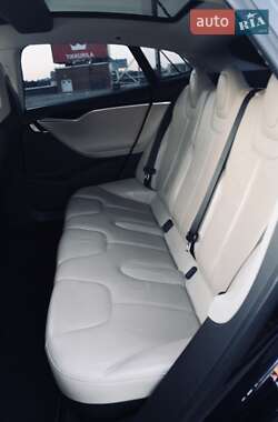 Седан Tesla Model S 2014 в 