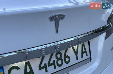 Лифтбек Tesla Model S 2017 в 