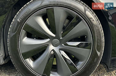 Лифтбек Tesla Model S 2021 в 
