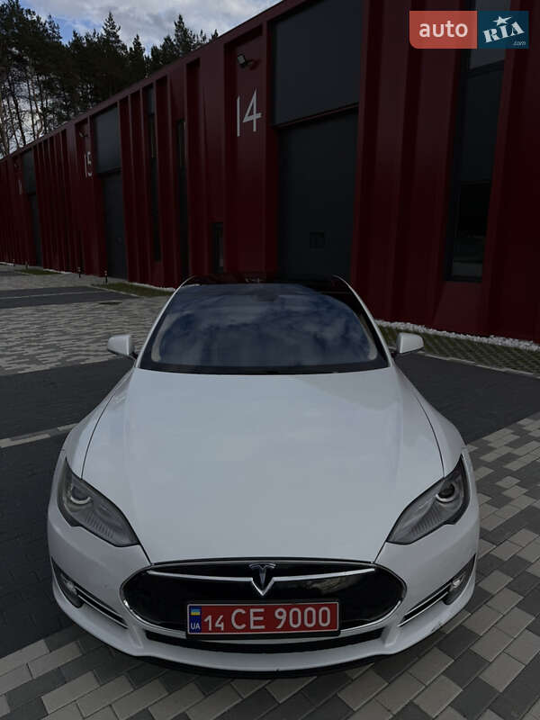 Лифтбек Tesla Model S 2013 в Львове