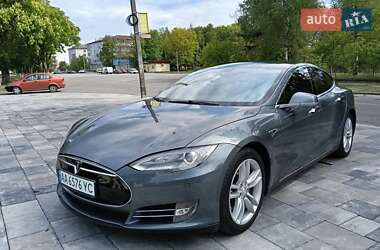 Лифтбек Tesla Model S 2013 в Малине
