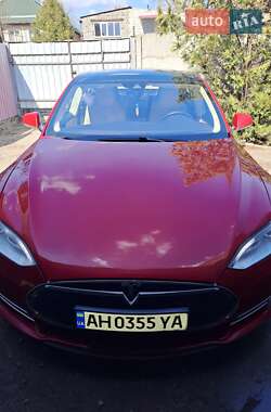 Лифтбек Tesla Model S 2015 в Славянске