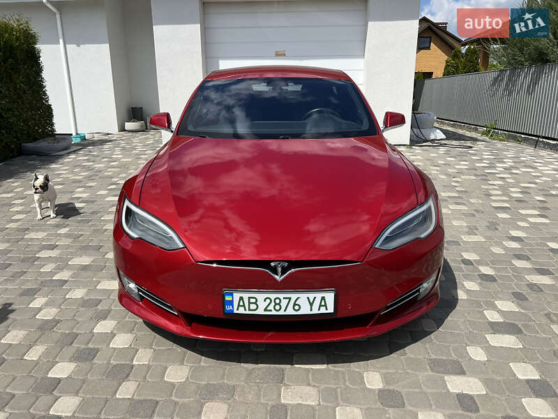 Лифтбек Tesla Model S 2017 в 