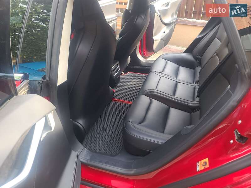 Лифтбек Tesla Model S 2018 в Хмельницком