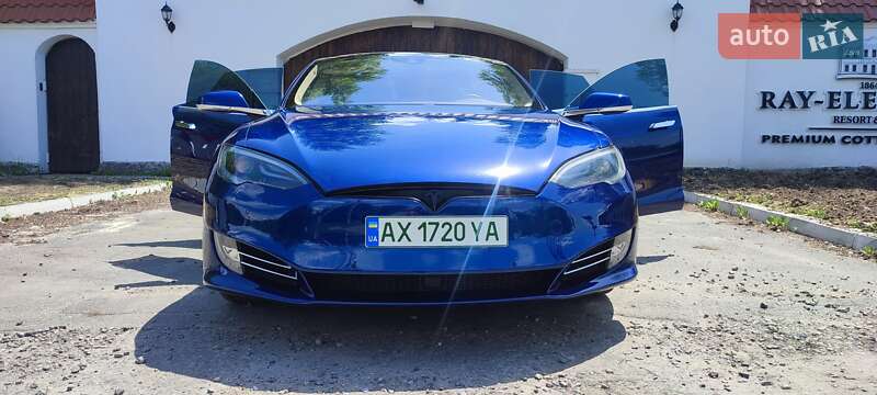 Ліфтбек Tesla Model S 2015 в Харкові