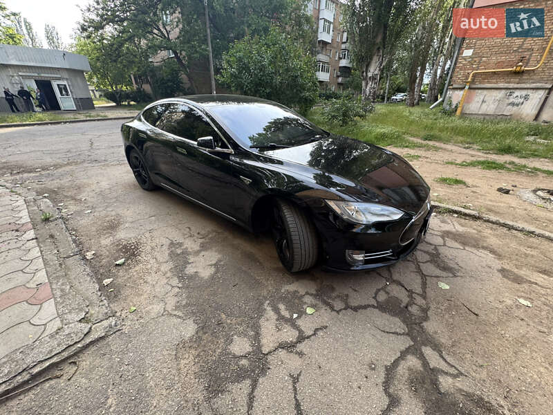 Ліфтбек Tesla Model S 2014 в Миколаєві