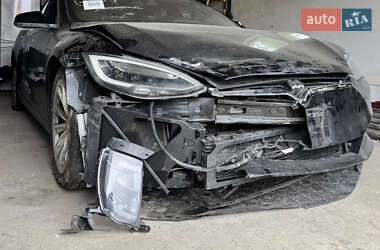 Лифтбек Tesla Model S 2016 в 